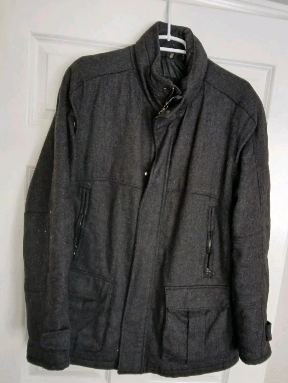 ELIE TAHARI DESIGNER WOOL COAT-JACKET Dark Gray Size L. In Good Condition.